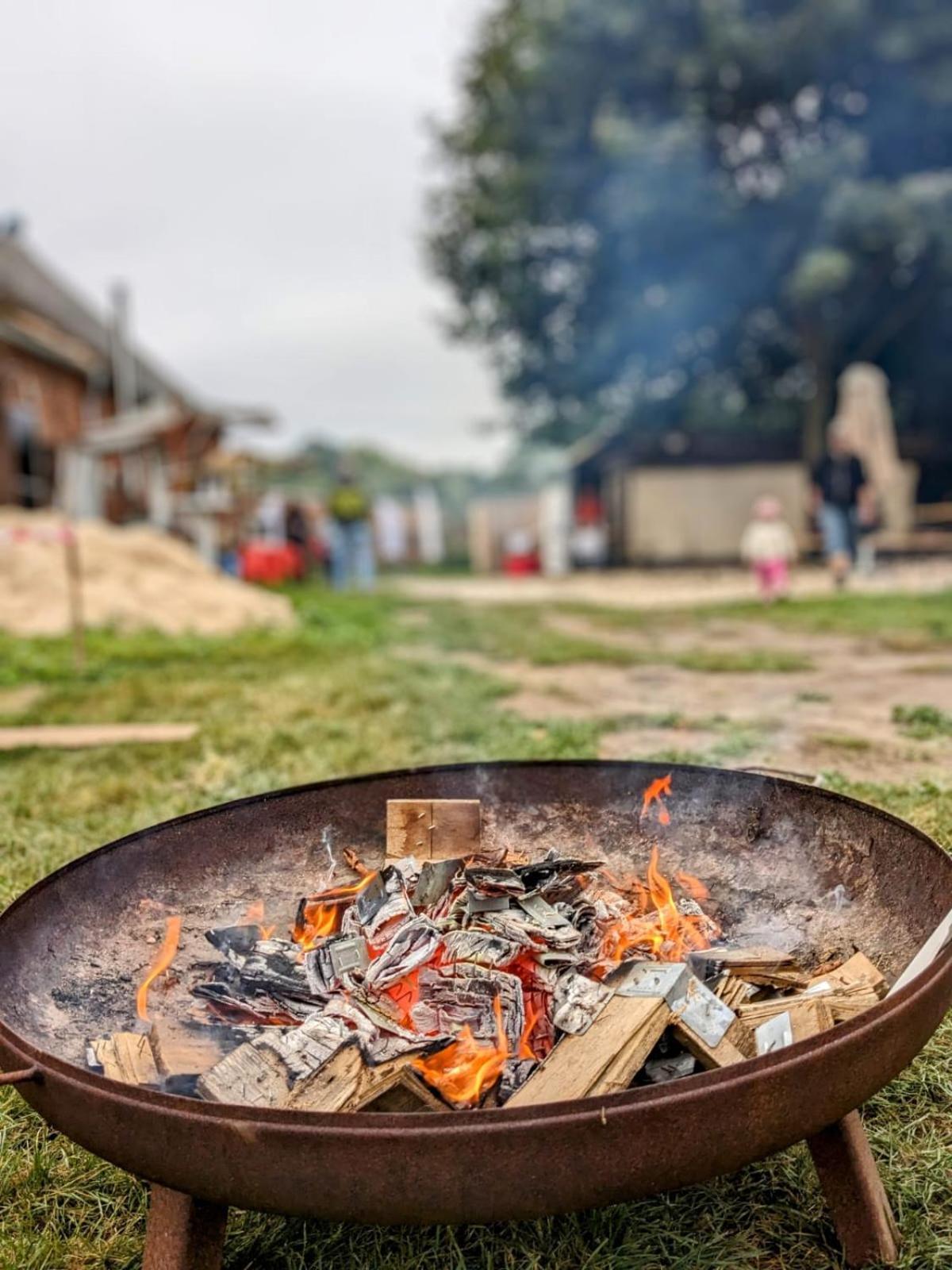 Zirkuswagen Glamping Fuer 2 Mit Veranda Kueche Netflix Parken Und Hofladen Steinhofel المظهر الخارجي الصورة